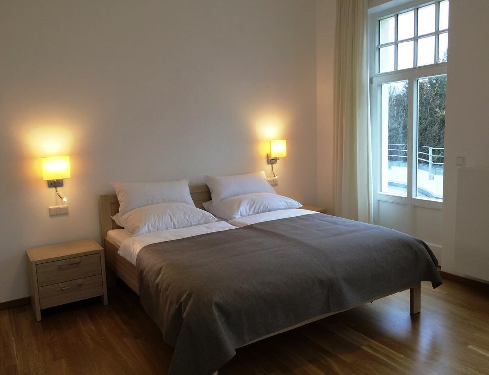 Appartements Am Kurpark Bad Pyrmont Exteriör bild
