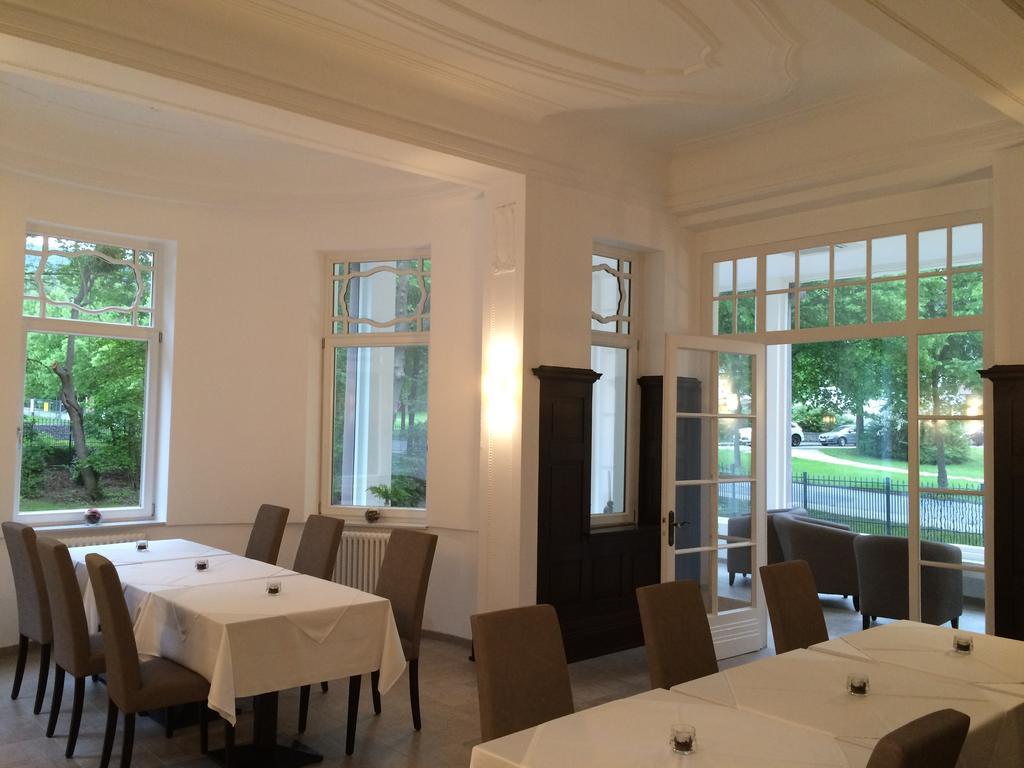 Appartements Am Kurpark Bad Pyrmont Exteriör bild