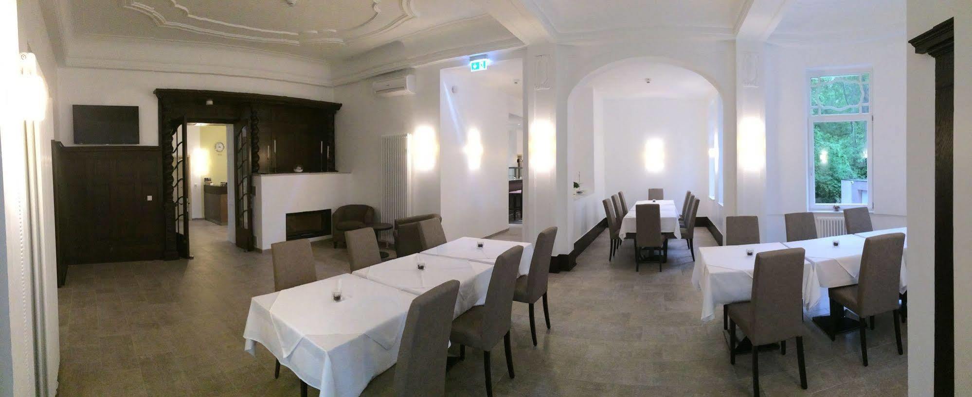 Appartements Am Kurpark Bad Pyrmont Exteriör bild