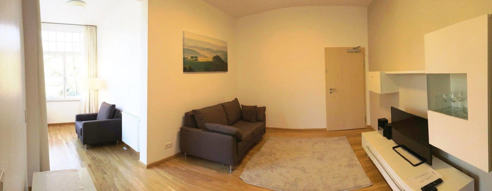 Appartements Am Kurpark Bad Pyrmont Exteriör bild
